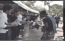 “บีบีซียู” จิตอาสาแจกน้ำดื่มประชาชนร่วมถวายอาลัย