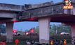 สลด! รถเก๋งขับย้อนศรตกทางด่วน ดับ 1 สาหัส 1