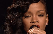 “ริฮานน่า” ครองอันดับ1บิลบอร์ด แซงหน้าตำนาน The Beatles