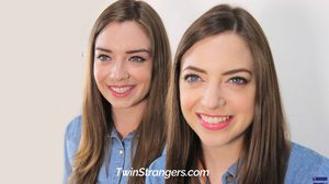ตามหาแฝดคนละฝาของเรา ด้วยเว็บ twinstrangers