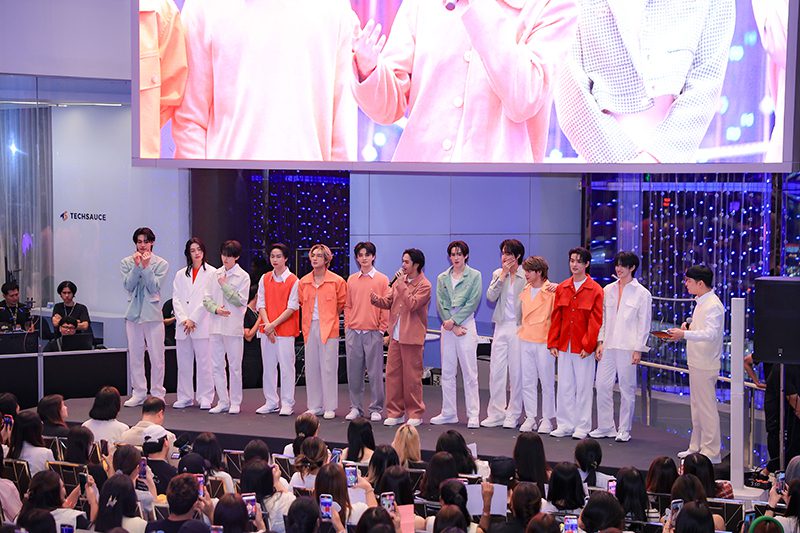 12  หนุ่มวง BUS