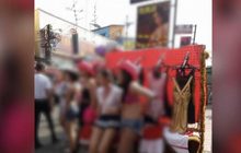 แจ้ง 4 ข้อหาบริษัทถ่ายหนัง วางเซ็กซ์ทอยกลางถนนข้าวสาร