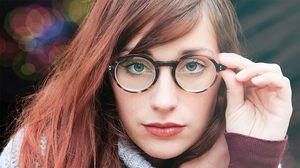 การใส่และถอดแว่นตาแบบถูกวิธี - วิธีดูแลรักษาแว่นตา