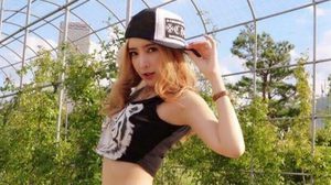 แอบส่อง!! แก้มบุ๋ม สาวสวยเซ็กซี่ เธอคนนี้แหละ ที่พาเน็ตไอดอลชื่อดัง บินไปทำสวย