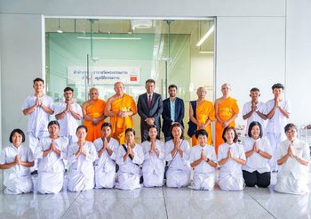 พระวิเทศธรรมาภรณ์ ประธานมูลนิธิธรรมกาย ให้การต้อนรับเอกอัครราชทูตเนปาล