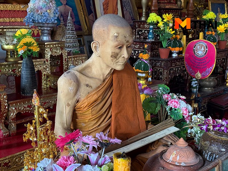 พระครูวิโรจน์รัตโนบล