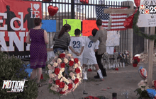 ไว้อาลัยแก่เหยื่อจากเหตุกราดยิงในสหรัฐฯ