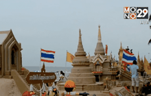 ประเพณีก่อพระทรายวันไหลบางแสน