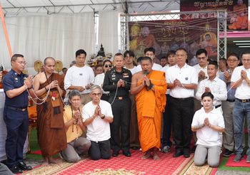 รวมตัวดาราสายมู-เซียนพระ ร่วมพิธีพลีมวลสารสุดขลังครั้งประวัติศาสตร์ เหรียญที่ระลึกกฐิน 68 รุ่นแรกหลวงพ่อแจ้ง