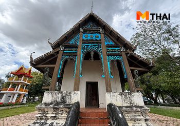 เที่ยวตลาดนัด ชมความงามหายาก สิมอีสาน วัดแจ้ง อุบลราชธานี