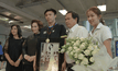 “สอง” ทนงศักดิ์ กลับถึงไทยถวายความอาลัยพ่อหลวง