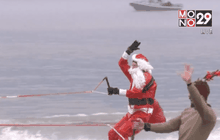 ซานต้าเล่นสกีน้ำในสหรัฐฯ