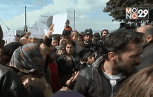 ผู้อพยพปิดทางรถไฟประท้วงในกรีซ