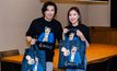 ใครอยากได้ยกมือขึ้น เมื่อ “หนุ่ม กรรชัย” จัดให้ เสื้อ-กระเป๋า “พี่หน่วง”  ของ “แรร์ไอเทม” ที่ต้องมี