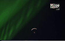 เล่นพาราไกลเดอร์ใต้แสงเหนือในนอร์เวย์