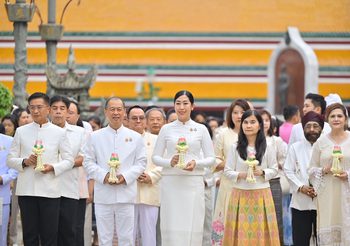 วธ. จัดพิธีเจริญพระพุทธมนต์ ตักบาตร และเวียนเทียน เนื่องในเทศกาลวันวิสาขบูชา นำพุทธศาสนิกชนใช้หลักธรรมสืบสานพระพุทธศาสนา