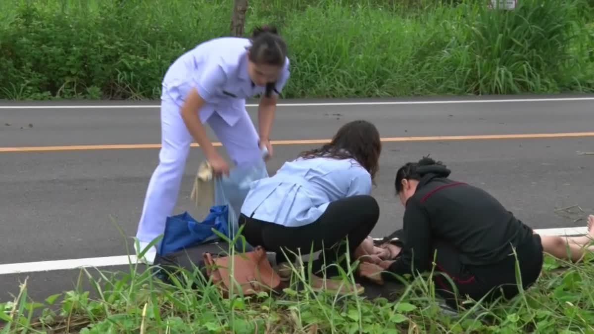 ชื่นชม! 3 สาวพยาบาล พร้อมใจจอดรถช่วยคนเจ็บประสบอุบัติเหตุ