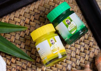 คัน ๆ เมื่อย ๆ แค่พก “ยาหม่องสมุนไพรวังพรม” ไอเทมเด็ดสุดปัง! พกติดตัวไว้ใช้ง่ายได้ทุกสถานการณ์