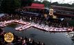 แห่ขบวนเรือ-แปรอักษร แสดงความอาลัย