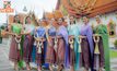 ผ้าไทยทันสมัยใส่ไปทำบุญ 30 สาวงาม MUT 2022 สวมชุดไทยตักบาตรวัดเบญจมบพิตร