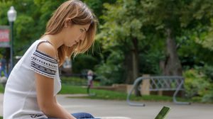 คลายสงสัย!10 เหตุผล ทำไมผู้หญิงเก่งถึงหาแฟนได้ยากกว่า!