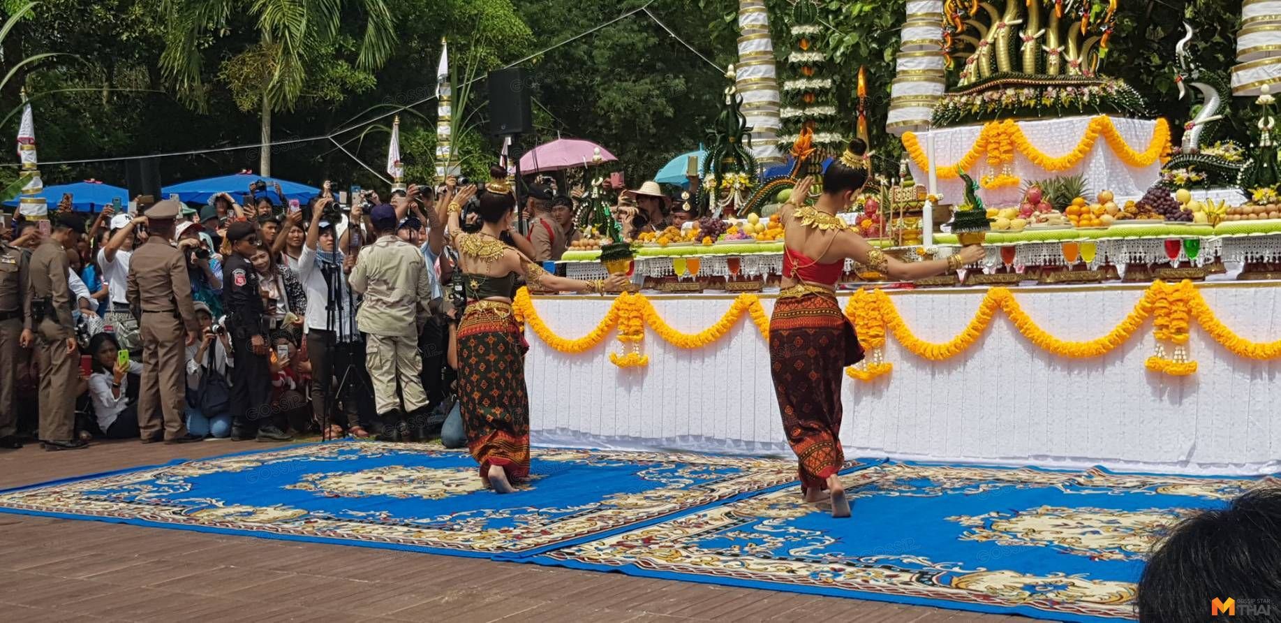 แต้ว-ญาญ่า รำในพิธีบวงสรวง นาคี 2