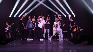 iKON ปล่อยเต็มแม็กซ์ พาเปิดประสบการณ์ TAKE OFF แบบใหม่ แบบมันส์ยกฮอลล์! ใน 2023 iKON WORLD TOUR TAKE OFF IN BANGKOK