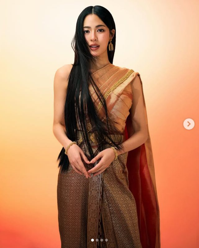 หลิงหลิง ชุดไทย