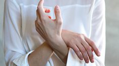 การดูแลรักษามือและข้อมือ ด้วย 6 วิธีง่ายๆ