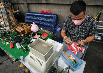 ลาออกจากงานประจำ เพราะอยากทำในสิ่งที่ชอบ เปิดร้านแว่นตาวินเทจแผงลอย