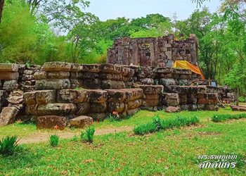 พระธาตุภูเพ็ก พระธาตุลอยฟ้าปราสาทศักดิ์สิทธิ์ จ.สกลนคร
