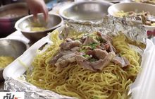 บะหมี่จับกังอิ่มไส้แตกที่พิษณุโลก