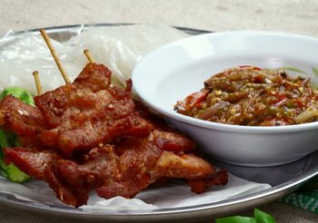 สูตร แจ่วปลาร้ากับหมูทอด แซ่บอีหลี กินแกล้มผักสลับกับข้าวเหนียว