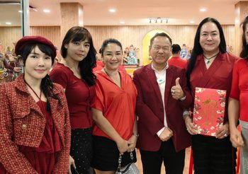 เสริมดวงดังเฮงๆ โกยโชครวยทรัพย์ทั้งปี ดร.โก้ ธีรศักดิ์ นำทีมเพื่อนดารารับพลัง 7 ดาวขโมยโชค ทำพิธีแซกี ตี 1