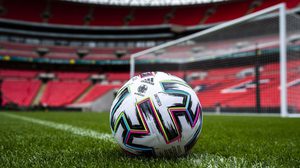 อาดิดาส เปิดตัวลูกฟุตบอล ยูนิโฟเรีย สำหรับใช้แข่งขัน ยูโร 2020