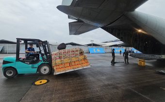 C130 ลำเลียงของช่วยเหลือน้ำท่วมภาคใต้ เร่งให้การช่วยเหลือประชาชน