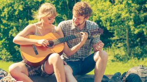 10 สิ่งที่ผู้ชาย ทำแล้ว ผู้หญิงเรา หวั่นไหวหนักมาก ถ้าไม่มีใจ อย่าทำนะ!