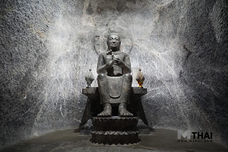 พระนั่งเมืองแก้ว