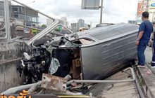 “ประวิตร” รุดเยี่ยม “พัชรวาท” รถคว่ำตกร่องกลางถนน