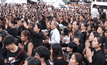 พสกนิกรร่วมอาลัย-ก้มกราบขบวนพระบรมศพ