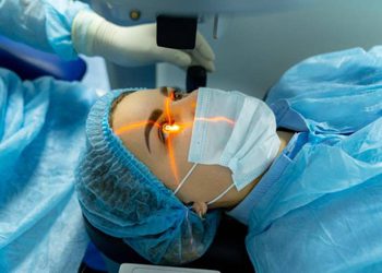 Femto LASIK ผ่าตัดทำเลสิกด้วยเทคโนโลยีไร้ใบมีด