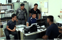 รวบตัวคนขับรถพ่วง 18 ล้อชนตำรวจทางหลวง