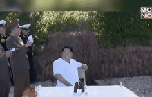 สื่อเกาหลีเหนือเผยภาพ “คิม จองอึน” ชมการยิงขีปนาวุธ