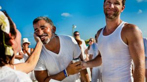 15 ภาพสุดโรแมนติก รักร่วมเพศ ก็แต่งงานได้ ฟินกว่าด้วย!!