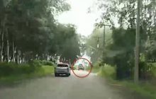 ระทึกไล่ล่ารถหกล้อขนใบกระท่อม