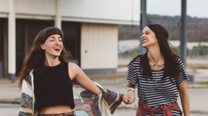 ต้องลอง! 13 ของขวัญที่ควรค่าแก่การมอบให้ เพื่อนสาว ในช่วงวันหยุดนี้