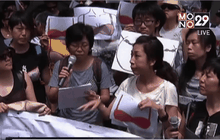 ประท้วงกรณีใช้หน้าอกเป็นอาวุธในฮ่องกง