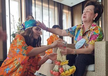 วิธีขอขมาพ่อแม่ 2566 เพิ่มสิริมงคลให้ชีวิต