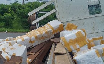 ยึดยาบ้า 5.4 ล้านเม็ด หลังรถบรรทุกพลิกคว่ำกุยบุรี