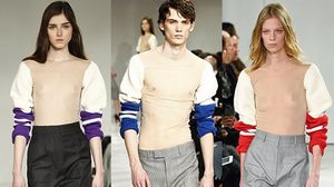 ใจกล้าไหมถามใจเธอดู! เสื้อสเวตเตอร์ Calvin Klein แนบเนื้อซีทรู โชว์จุกเบาๆ